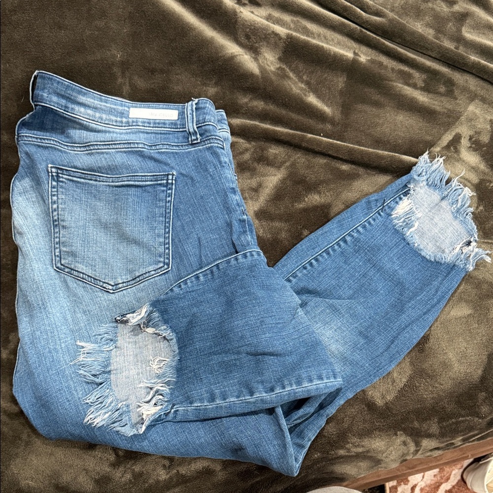 Stylish Distressed Blue Skinny Jeans